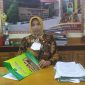 TEGAS: Direktur RSUD dr. H. Moh. Anwar Sumenep, Erliyati, saat memberikan penkelasan kepada wartawan di ruang kerjanya (Doc. Seputar Jatim)