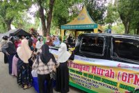 CERAH : Pasar murah yang digelar DKPP Sumenep di serbu masyarakat (SandiGT - Seputar Jatim)