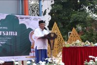 BERPECI: Kepala Disbudporapar Sumenep, Moh. Iksan saat sambutan di acara festival srikaya (SandiGT - Seputar Jatim)