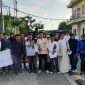 BERKOMITMEN: Saat tuntutan mahasiswa direspon baik oleh pihak kampus STKIP PGRI Sumenep (SandiGT - Seputar Jatim)