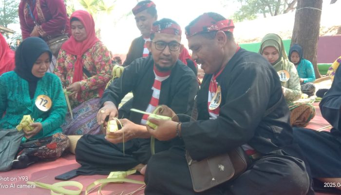 Demi Jaga Tradisi Warisan Budaya Leluhur, Pekmab Sumenep Gelar Festival Ketupat 2025 di Pantai Slopeng