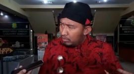 SERIUS: Bupati Sumenep, Achmad Fauzi Wongsojudo, saat diwawancaraI wartawan (Foto Istimewa)