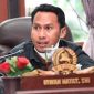 TEGAS: Wakil Ketua Komisi II DPRD Sumenep, Irwan Hayat, saat menggelar rapat di (Doc. Seputar Jatim)