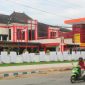 CERAH: Pengendara roda dua saat melintas di depan RSUD dr. H. Moh. Amwar Sumenep (Foto Istimewa)