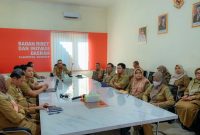 FOKUS: Badan Riset dan Inovasi Daerah (BRIDA) Kabupaten Sumenep, saat melakukan rapat evaluasi dan perencanaan kegiatan tahun anggaran 2025
(Foto Istimewa)