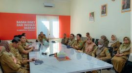 FOKUS: Badan Riset dan Inovasi Daerah (BRIDA) Kabupaten Sumenep, saat melakukan rapat evaluasi dan perencanaan kegiatan tahun anggaran 2025
(Foto Istimewa)