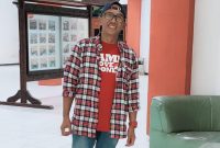 TERSENYUM: Wartawan Senior Ibnu Hajar (Doc. Seputar Jatim)