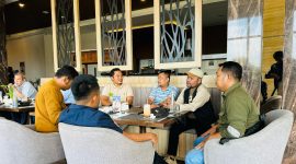 FOKUS: Ketua SMSI Sumenep, Wahyudi Saat Rapat Bersama Pengurus SMSI Se Madura di Hotel Azana Kabupaten Pamekasan (Doc. Seputar Jatim)