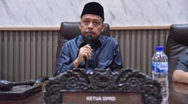 MENYAMPAIKAN: Ketua DPRD Sumenep, Zainal Arifin (Doc. Seputar Jatim)