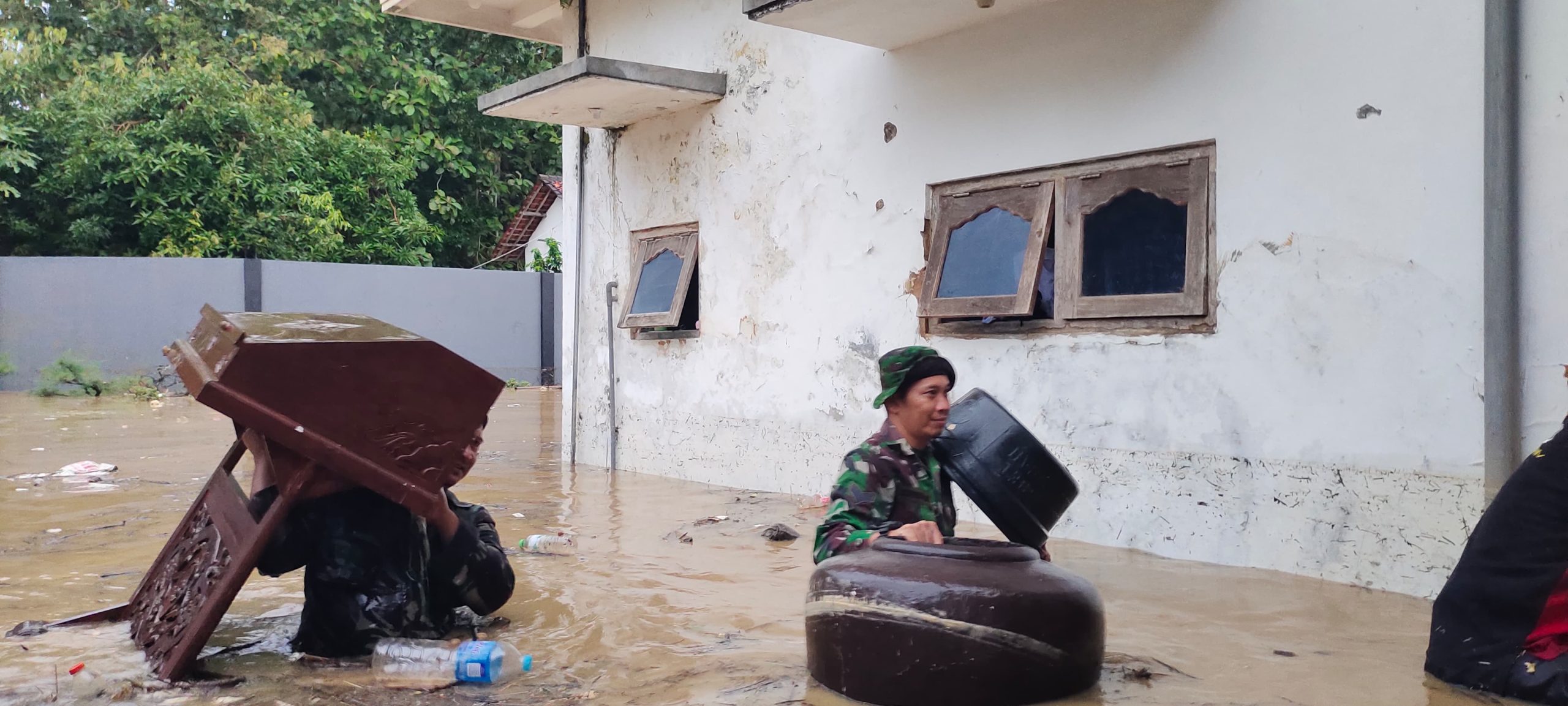 Tambang Galian C Ilegal Diduga Jadi Biang Kerok Banjir di Sumenep, Puluhan Rumah Warga Terendam IMG 20250513 WA0129 scaled