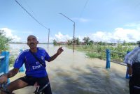 WARGA: Desa Patean terendam banjir (SandiGT - Seputar Jatim)