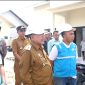 GAGAH: Wakil Bupati Sumenep Imam Hasyim, usai meresmikan peningkatan layanan di pelataran PLTD di pulau Gili Raja (SandiGT - Seputar Jatim)