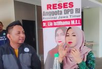 SANTAI: DPD RI Lia Istifhama, saat berbincang-bincang dengan pengurus SMSI Sumenep (Doc. Seputar Jatim)