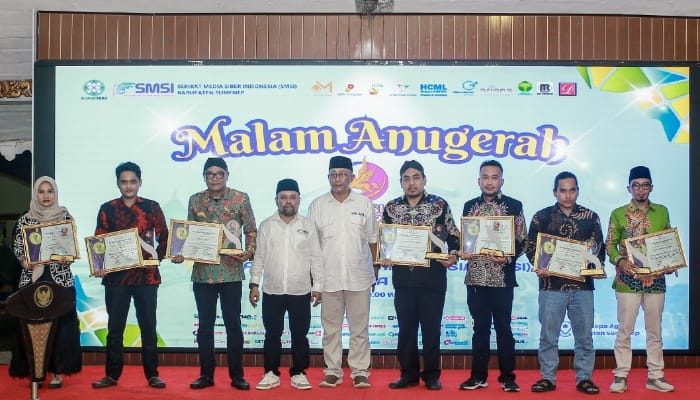 PR DRT Group Raih Penghargaan sebagai Penggerak Industri Tembakau Lokal pada Malam Anugerah SMSI Award 2025