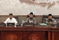 FOKUS: Bupati Sumenep, Achmad Fauzi Wongsojudo, saat menghadiri rapat paripurna bersama Ketua DPRD Sumenep Zainal Arifin, dan anggota fraksi-fraksi DPRD (Doc. Seputar Jatim)