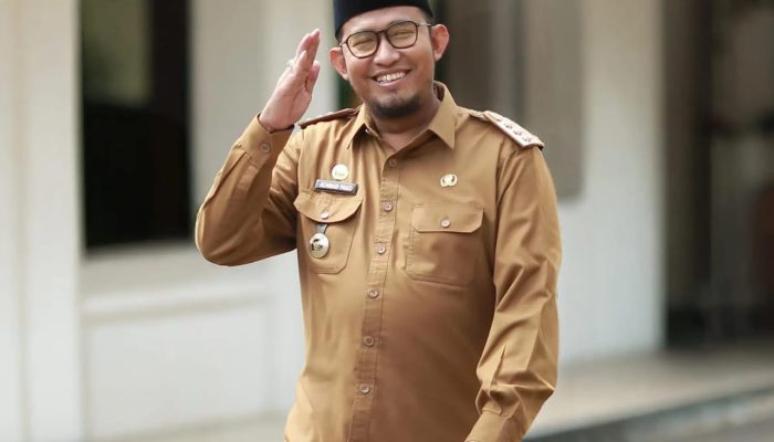 ASN Laki-Laki Wajib Pakai Peci Hitam di Bulan Juni, Bupati Sumenep: Menghormati Jasa-jasa Bung Karno