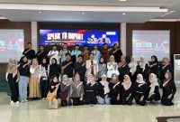 SWAFOTO: HAMD Public Speaking dan BEM FKIP UNISMA Malang Jawa Timur, melakukan foto bersama usai menggelar seminar publik speaking (Doc. Seputar Jatim)