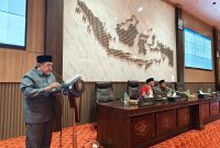 PARIPURNA: Wakil Bupati Sumenep, Imam Hasyim saat menyampaikan Nota 3 Raperda (SandiGT - Seputar Jatim)