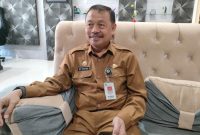 SANTAI: Sekretaris Daerah Kabupaten Sumenep, Edy Rasyadi  saat menyampaikan tentang Program Sekolah Rakyat (SandiGT - Seputar Jatim)