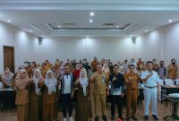 KOMPAK: foto bersama peserta tata laksana dan rehabilitasi penderita dm di fktp (SandiGT - Seputar Jatim)