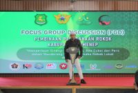 GAGAH: Ketua Paguyuban Rokok Sumenep, Sofwan Wahyudi, saat memberikan Sambutan di Acara FGD bersama Pemkab dan Bea Cukai Madura dan Seluruh Pengusaha Rokok di Pendopo Agung Sumenep (Mufti Che - Seputar Jatim)