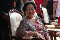 TERSENYUM: Presiden ke-5 RI sekaligus Ketua Umum PDIP, Megawati Soekarnoputri (Foto Istimewa)