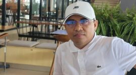 SANTAI: Wakil Ketua Paguban Pengusaha Rokok Sumenep, Rausi Samorano (Doc. Istimewa)