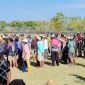 BERKUMPUL: Event lomba kerapan sapi tingkat kawedanan di Pulau Sapudi Sumenep ricuh (Doc. Seputar Jatim)