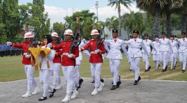 RAPI: Paskibraka dari siswa-siswi pilihan SMA sederajat se-Kabupaten Sumenep siap mengibarkan bendera merah putih di Halaman Kantor Bupati (Doc. Seputar Jatim)