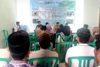 SOSIALISASI: Kegiatan sosialisasi pelestarian satwa langka, di Balai Desa Saobi, Pulau Kangean, Sumenep. (Doc. Seputar Jatim)