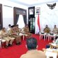 FOKUS: Rapat Bersama Pimpinan OPD dalam Acara Penganugerahan Inovasi Daerah dan Inovasi Teknologi 2025 yang digelar di Rumah Dinas Bupati (Doc. Seputar Jatim)