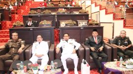 FOKUS: Forkopimda Sumenep saat menghadiri Rapat Paripurna Istimewa di DPRD Sumenep, mendengarkan Pidato Presiden RI Prabowo Subianto (Doc. Seputar Jatim)