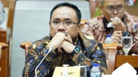 BATIK: Mantan Menteri Agama Yaqut Cholil Qoumas alias Gus Yaqut (Foto Istimewa)