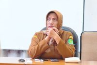 SERIUS: Direktur RSUD dr. H. Moh. Anwar Sumenep, Erliyati, saat memimpin rapat (Doc. Seputar Jatim)