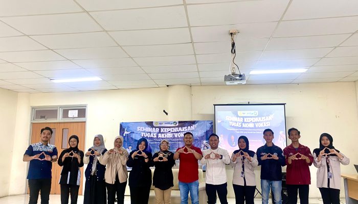 HIMAAKSI UTM Gelar Seminar Tugas Akhir Vokasi, Alumni AJak Mahasiswa Berpikir Kritis