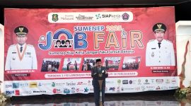 MEGAH: Wabub Sumenep, Imam Hasyim, saat membuka acara Job Fair 2025 di Graha Kopri (SandiGT - Seputar Jatim) 