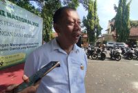 MENJELASKAN: Kepala DKPP Sumenep, Chainur Rasyid, saat diwawancarai tentang tentang komoditas lokal (SandiGT - Seputar Jatim)