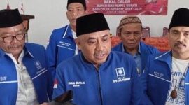 TEGAS: Ketua Komisi II DPRD Sumenep, Faisal Muhlis, saat diwawancarai di kantornya (Doc. Seputar Jatim) 