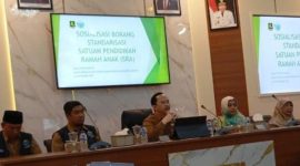 SOSIALISASI: Kepala Bappeda Sumenep, Arif Firmanto, saat memaparkan tentang SRA (SandiGT - Seputar Jatim) 