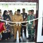MERESMIKAN: Bupati Sumenep, Achmad Fauzi Wongsojudo saat memotong pita sebagai bentuk meluncurkan Sekolah Rakyat di SKB Batuan (Doc. Seputar Jatim)