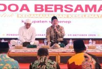 KHDIMAT: Wakil Bupati Sumenep Imam Hasyim, saat memberikan sambutan dalam kegiwtab doa bersama meminta keselamatan (Doc. Seputar Jatim)