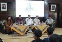 FOKUS: Diskominfo Sumenep, saat menggelar Workshop dan Kompetisi Film Pendek tingkat pelajar dan mahasiswa 2025 di Aula setempat (Foto Istimewa)