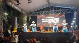MEGAH: Penampilan seni tradisional khas Sumenep saat pembukaan acara Lauching Kalender Event 2026 di di Taman Potre Koneng (Doc. Seputar Jatim)