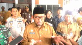 TEGAS: Bupati Sumenep, Achmad Fauzi Wongsojudo, bersama Kepala Dinas Sosial Sumenep, Mustangin, usai meresmikan Sekolah Rakyat (SandiGT - Seputar Jatim) 