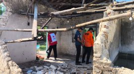 HANCUR: Rumah warga Pulau Sepudi Sumenep roboh akibat gempa 6,5 SR (SandiGT - Seputar Jatim) 