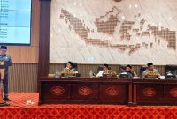 TEGAS: Anggota Fraksi Partai Amanat Nasional (PAN) DPRD Sumenep, Hairul Anwar, saat memberikan Pandangan Umum dalam rapat paripurna penyempurnaan APBD 2026 (Doc. Seputar Jatim)