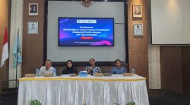 SAMBUTAN: Kepala Disdik Sumenep, Agus Dwi Saputra, saat membuka acara pelatihan peningkatan keterampilan bagi 240 warga belajar dari berbagai Pusat Kegiatan Belajar Masyarakat (SandiGT - Seputar Jatim) 