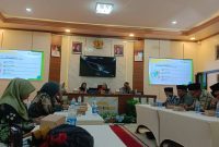 FOKUS: Dinkes P2KB Sumenep, saat melalukan rapat Koordinadi Tim Pengendalian GENTING di Ruang Rapat Potre Koneng Bappeda Sumenep (Doc. Seputar Jatim)