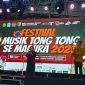MERIAH: Suasana panggung saat pelepas peserta pertama Musik Tong Tong (Doc. Seputar Jatim)
