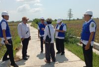 CERAH: Bidang Jasa Kontruksi Dinas PUTR saat melakukan monev terhadap pelaksanaan program Bangkit Desa Bangun Kualitas Infrastruktur di Desa (SandiGT - Seputar Jatim)